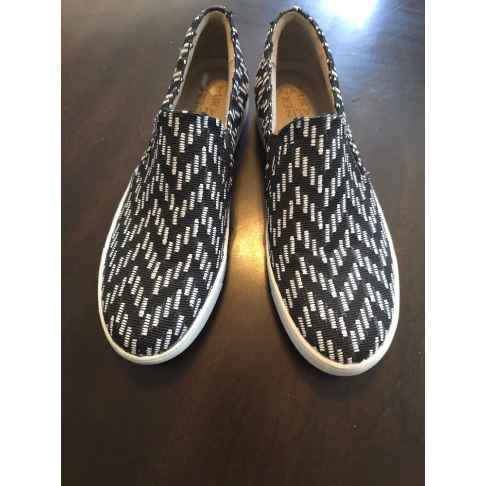 Women's Naturalizer Woven Lightweight Sneakers Black White Pattern Slip-On 9.5